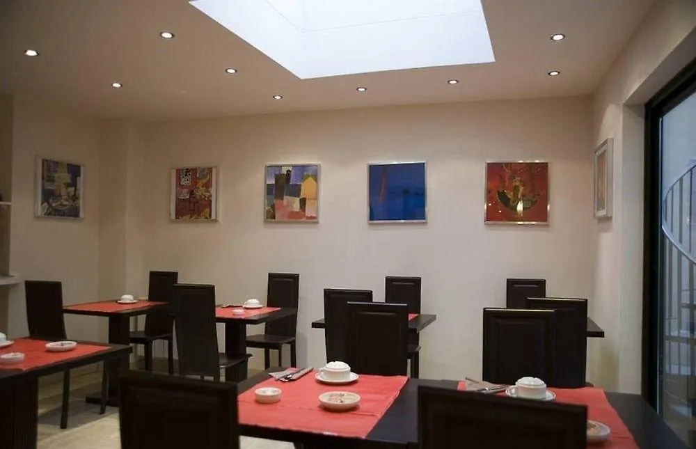 Hotel Pierre Nicole Paris