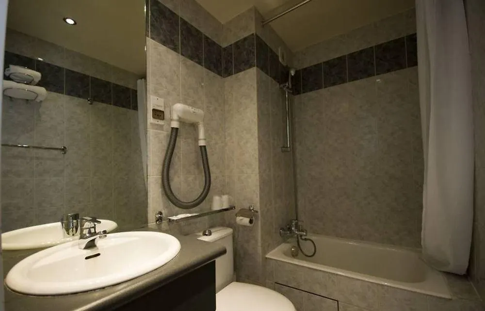Hotel Pierre Nicole Paris