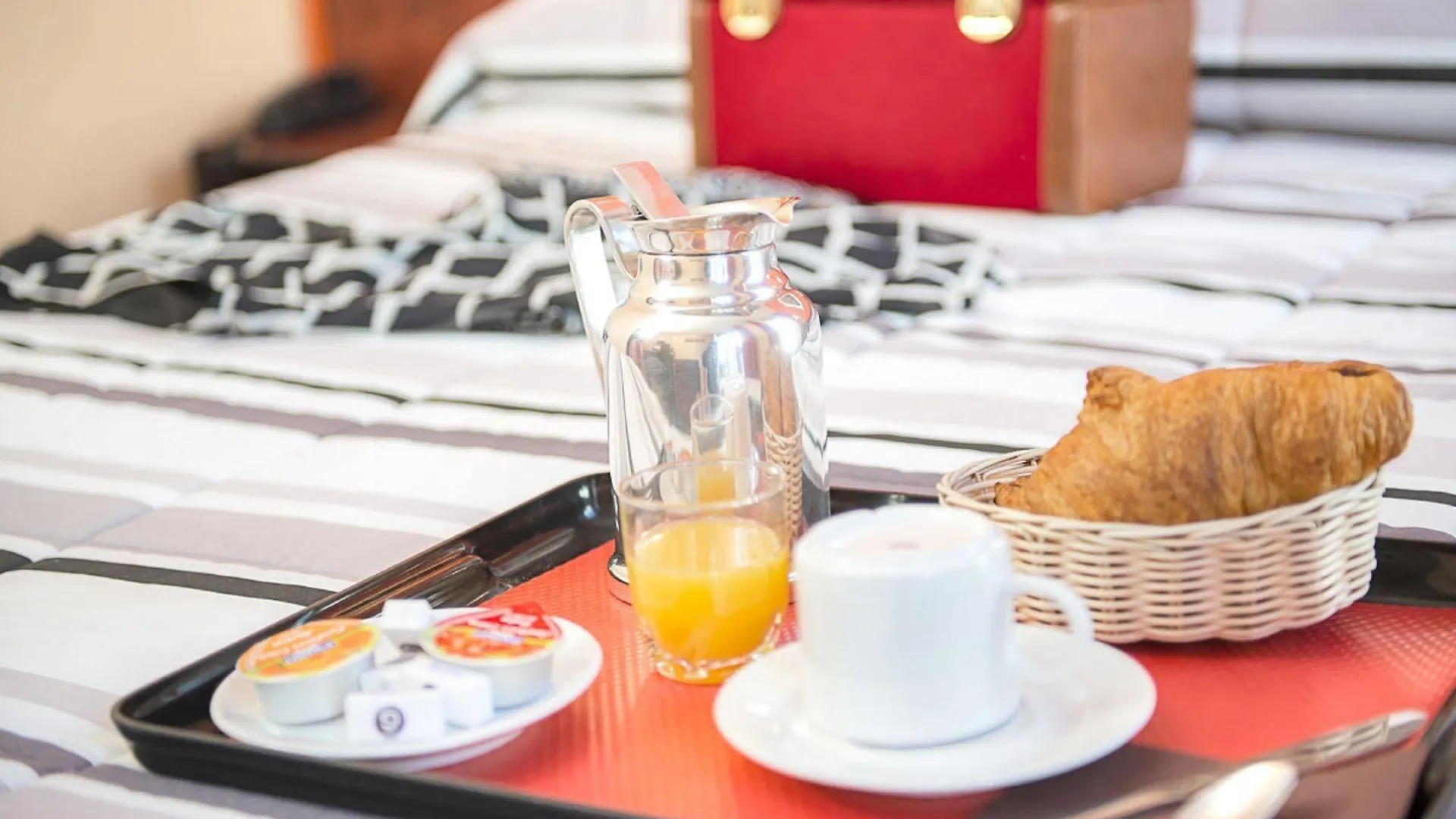 Hotel Pierre Nicole Paris