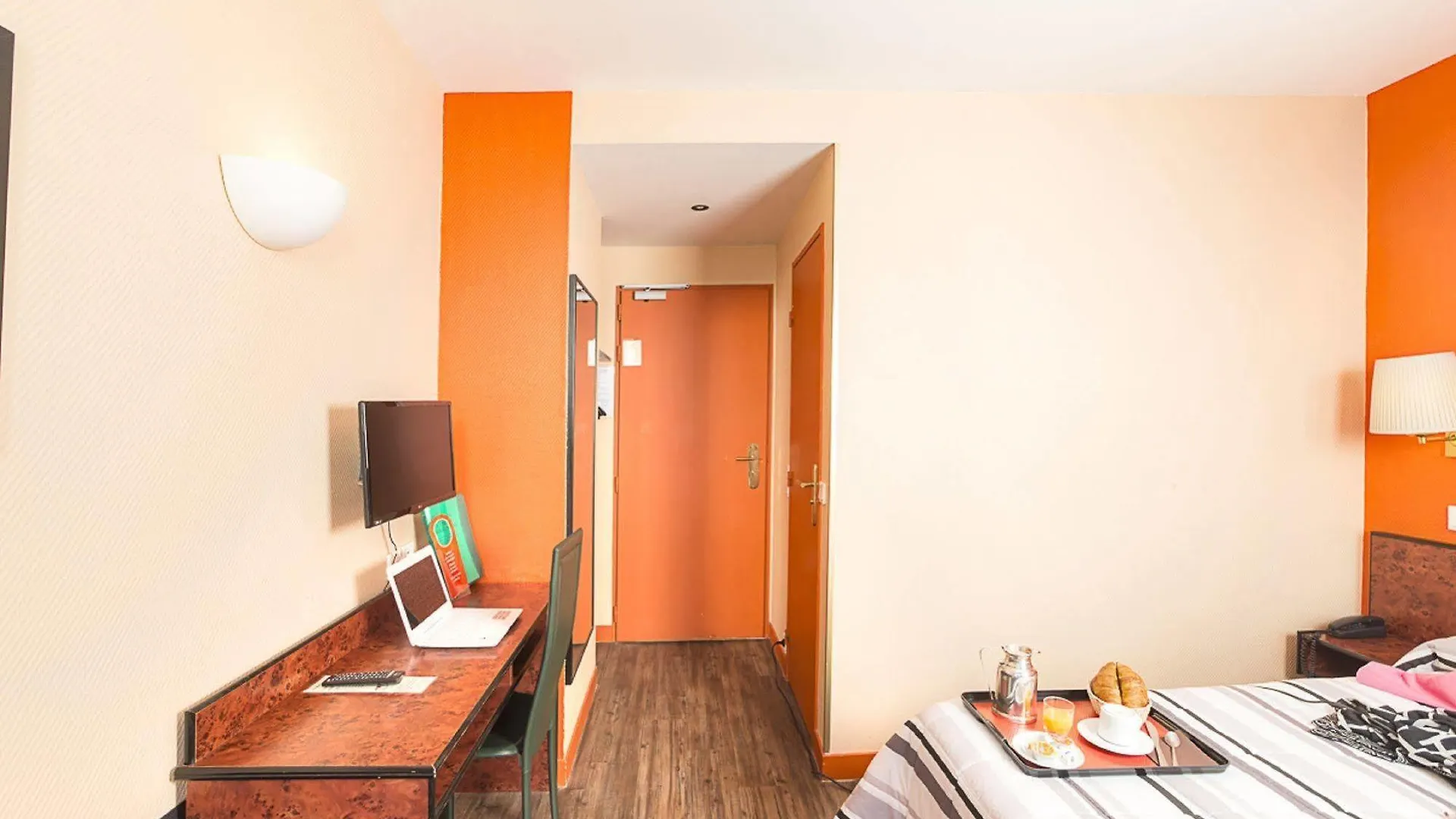 Hotel Pierre Nicole Paris 2*,